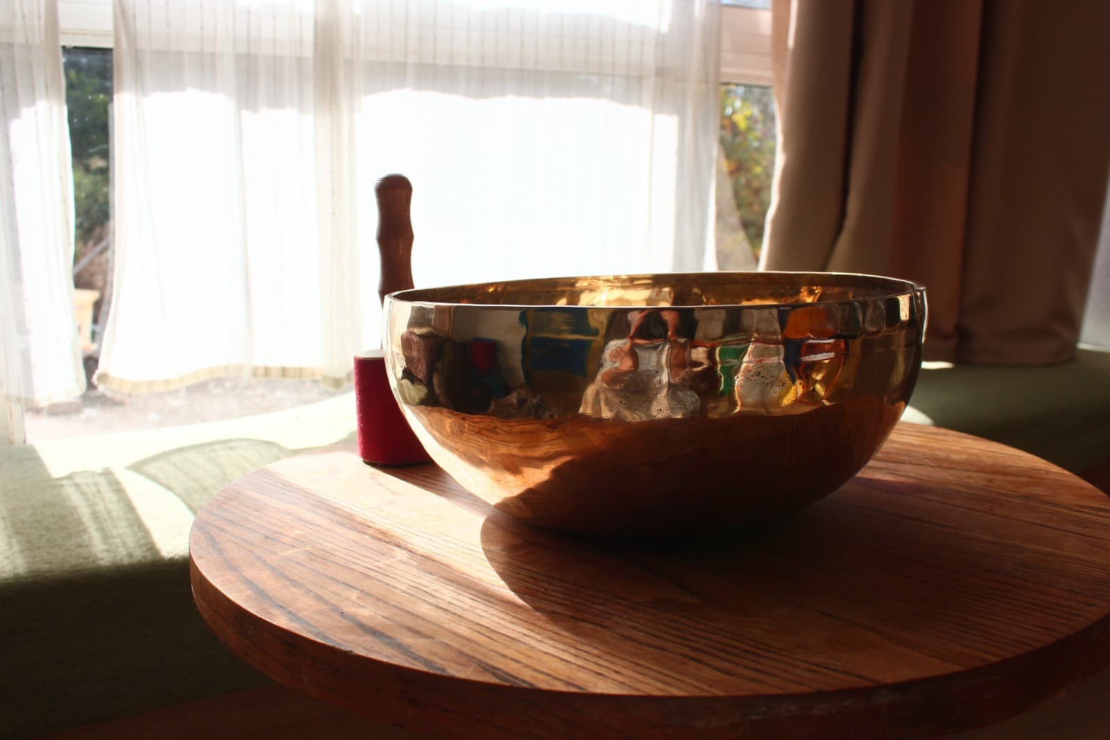 Cuenco tibetano de Ashta Dhatu (ocho metales) – 28 cm con palillo